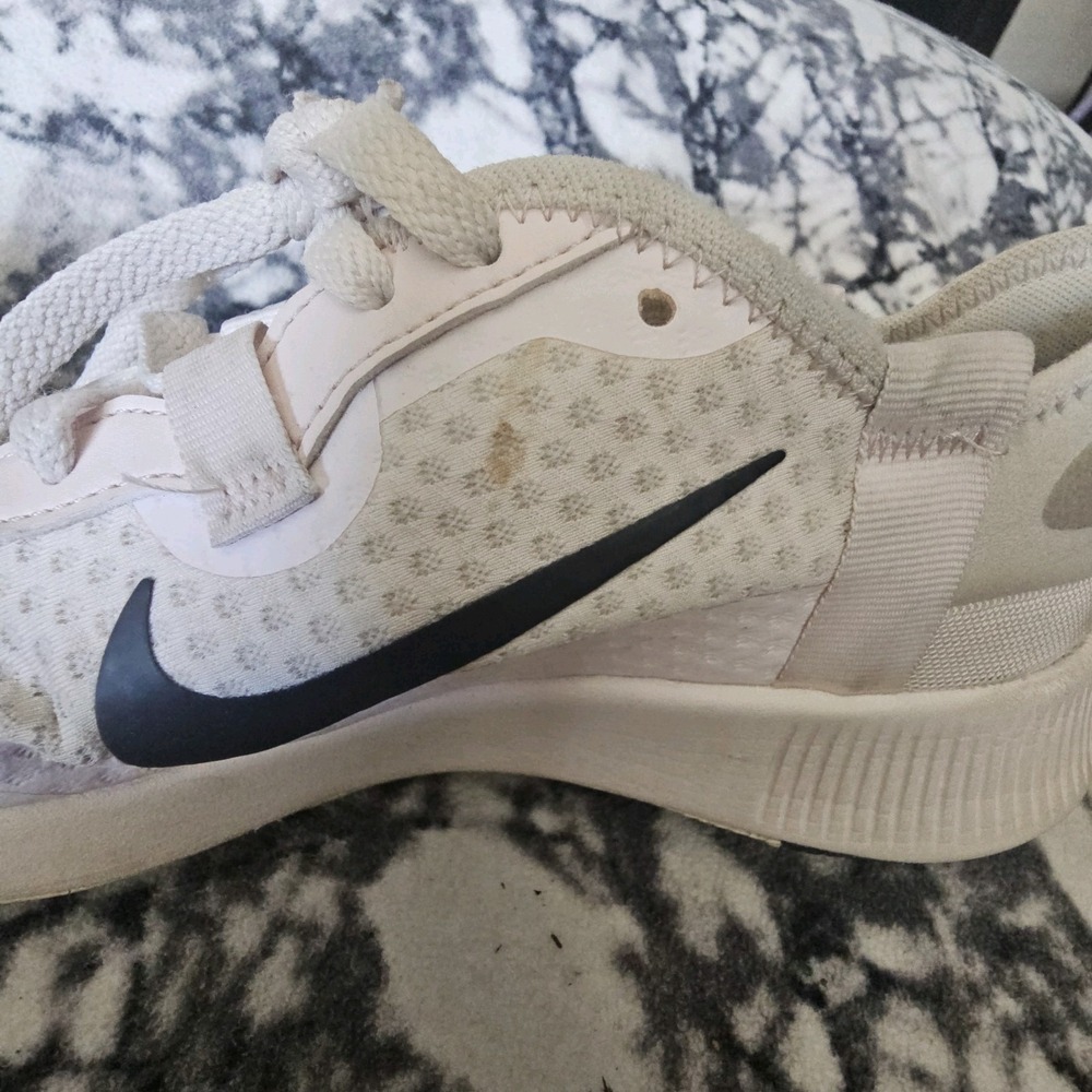 Nike Reposto Sneakers White/Pink Womens Size 9 Running Shoes CZ5630-602 - Picture 10 of 11